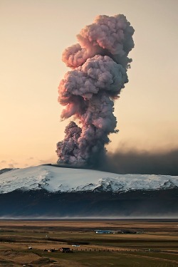 atmospheric-phenomena:  Iceland by Gunnar