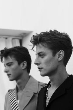 strangeforeignbeauty:  Abel van Oeveren and Janis