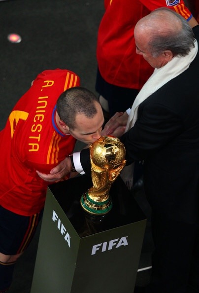 otraniall - After 15 years of service, Andrés Iniesta has...