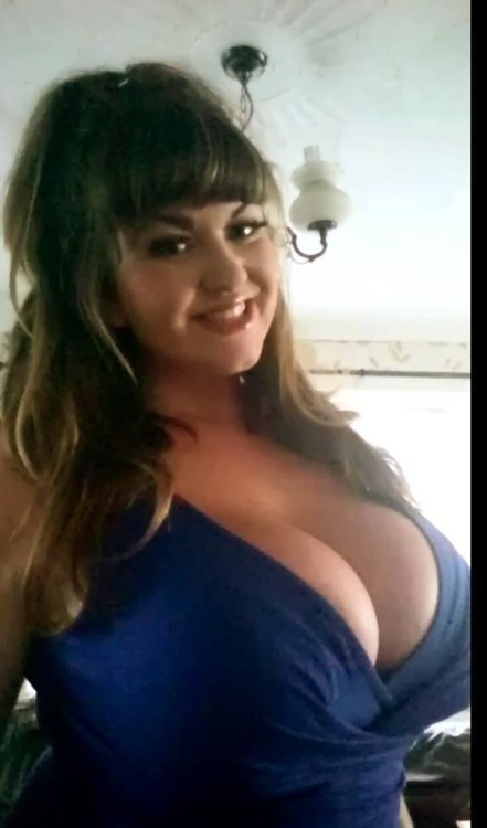 Sex crackedglass100:  Busty stunner Katherine pictures