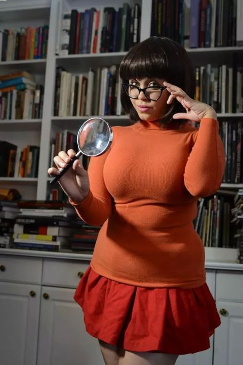  Who is she??   Mmmmmm Velma as a suicide girl, now that’s something to dream about!!