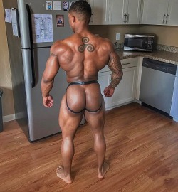 :KEVIN @kevinzphysique Follow Blaqhomme 