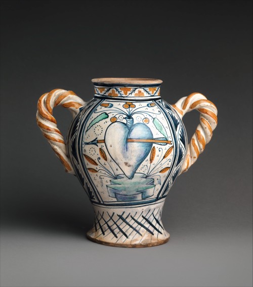 heaveninawildflower: Italian vase or jar with love motifs (circa 1470-1490). Maiolica (tin-glazed ea