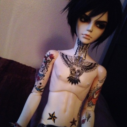 dark-delicacies: Finally got some time after con to put Kris back together again sporting his new ta