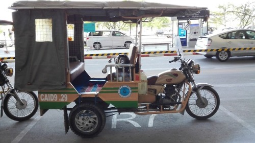 tuk tuk in Phnom Penh