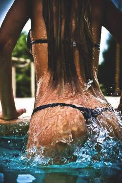 mistergoodlife:  So wet. 