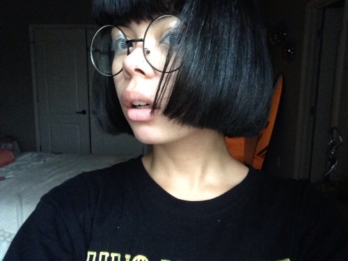 s0lust:  Showing off my new haircut 💁💇
