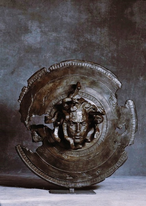 hadrian6:Medusa. 2012.Christophe Charbonnel. French b. 1967. bronze.http://hadrian6.tumblr.com