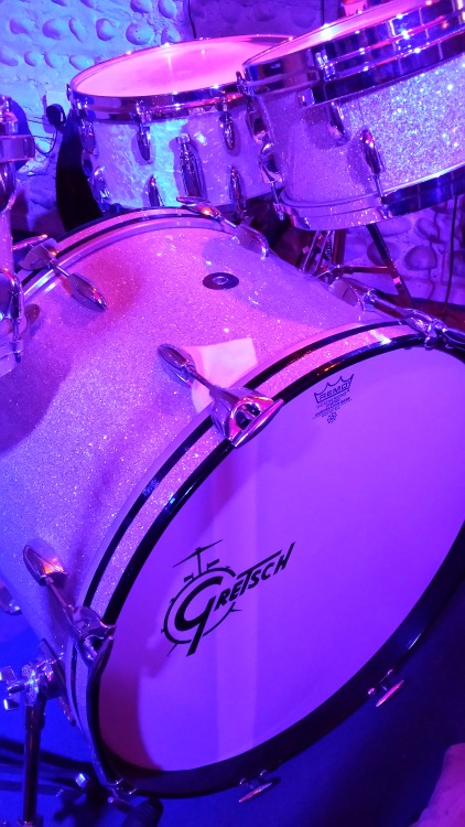 broadoakstudios:  Our Vintage Gretsch kit. The bass drum is from around 1956, the toms are 70’s and the snare is a modern custom affair. All Gretsch and all wrapped in an awesome glass sparkle finish. oh and it sounds superb too!  