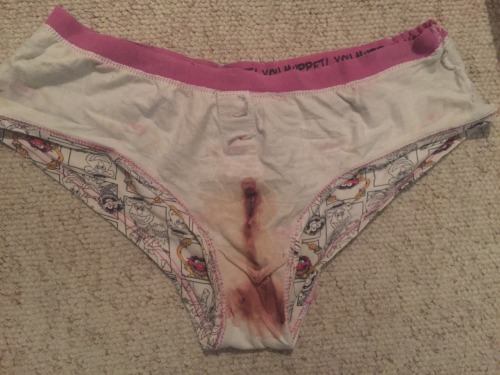kate-w2: My wife’s panties with period blood