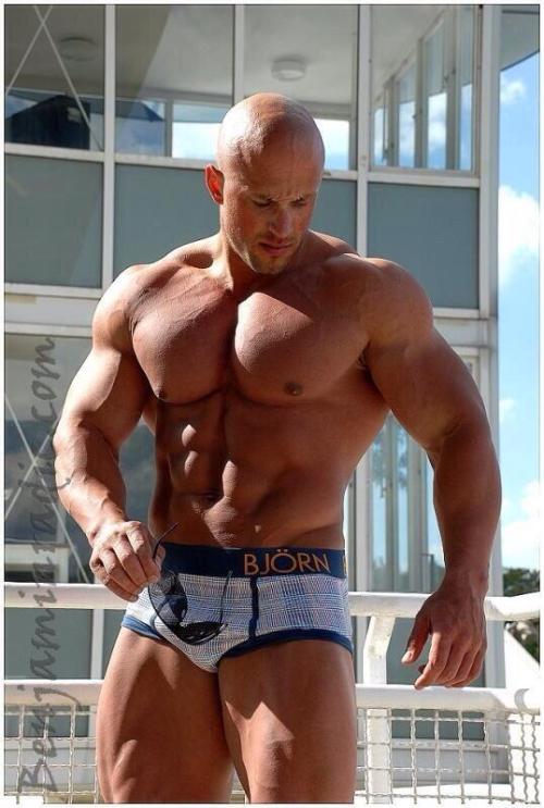 SEXYMUSCLEMALE