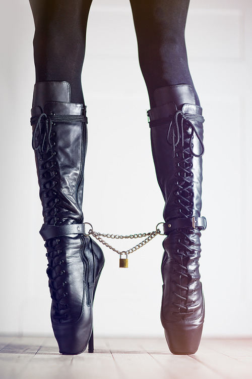 5-inch-and-more:Chained ballet boots