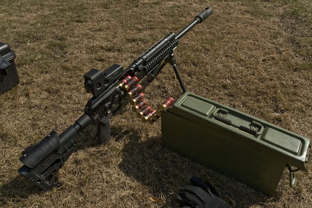 randomfuckingguy:  New Russian 12GA Machinegun “Nezabudko”   F yes I want one