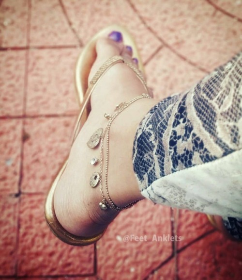Morning vibes ❤❤❤ #feet #anklets #goldenanklets #gold #fancy #fancyanklet #nails #toes #nailpolish #