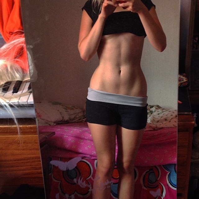 fitness-fits-me:  fitness-fits-me:  baby abs 💕  SUMMER IS HERE SOON :O Which means