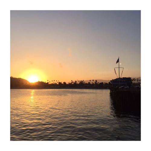 SB Pier #sunset #beach #ocean #pier #santabarbara #santabarbarapier #California (at Santa Barbara Pi