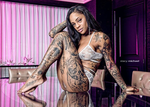 eyesfavouritecandy:  inked and hot - follow http://eyesfavouritecandy.tumblr.com