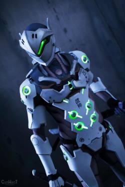 kamikame-cosplay:    Genji from Overwatch Cosplayer: Just Cosplay &amp; PropsPhotographer: Conwant Cosplay and Art   