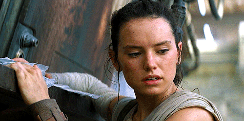 thewintersolo:Endless gifs of Rey: 4/∞