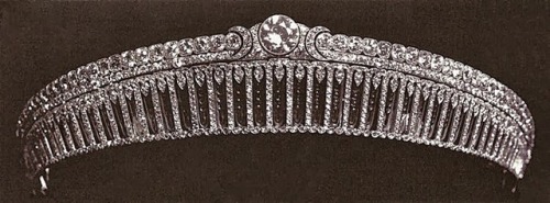 Sex between-crowns-and-tiaras:   ♕ Royal Tiara pictures