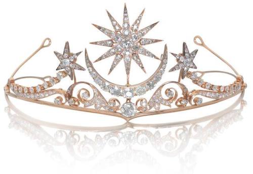 thegryphonsnest:Edwardian Star & Moon Diamond Tiara