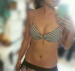 my-slutty-princess:  Old bathing suit doesn’t fit me anymore I should just go topless -Princess