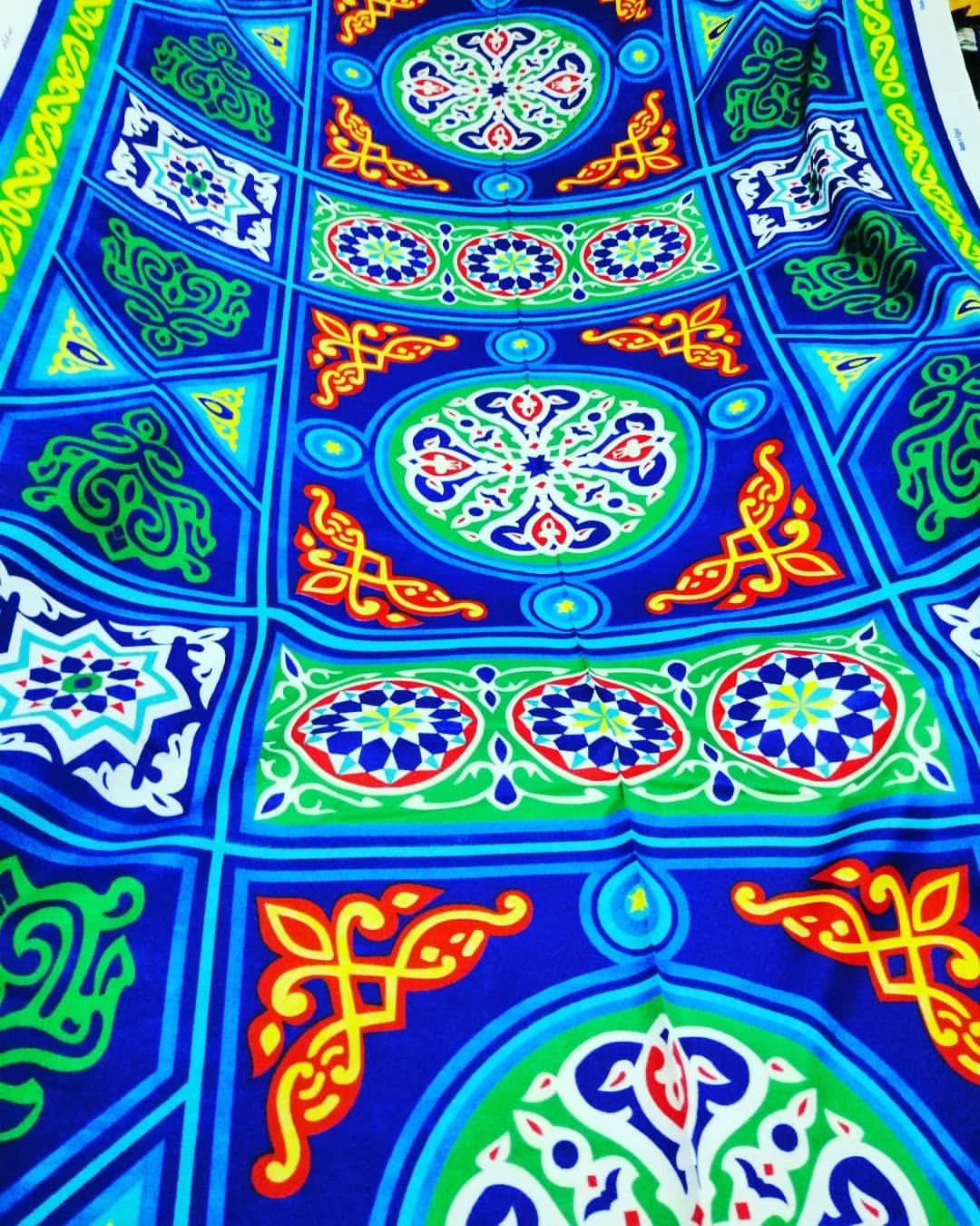الاتصالات الفيزياء أمين المكتبة  Karim Taraboulsi — قماش الخيامية - رسمة سلسلة ازرق - #قماش #خيامية...