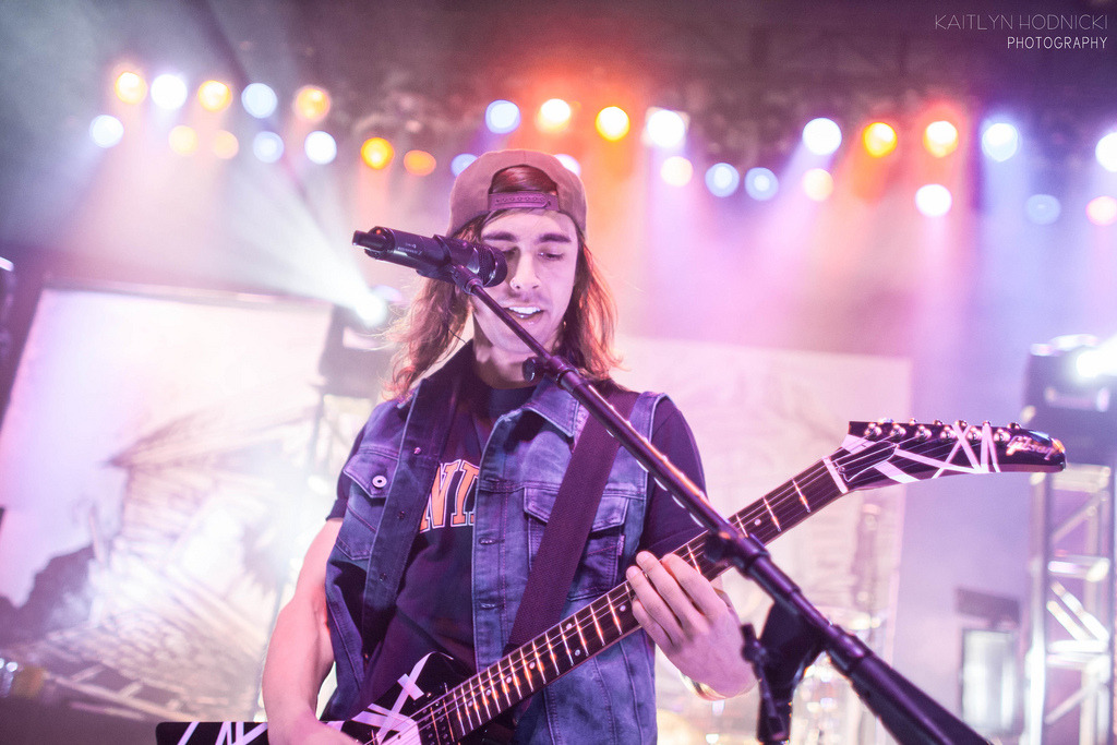 foreverscarlet:  Pierce the Veil (by Kaitlyn Hodnicki)