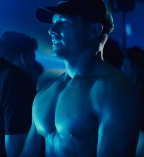 Luke Macfarlane In Bros Where He Plays Aaron Shepard Is So Damn Handsome And Hot.