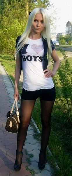 sissyslutjoan:  I LOVE BOYS 