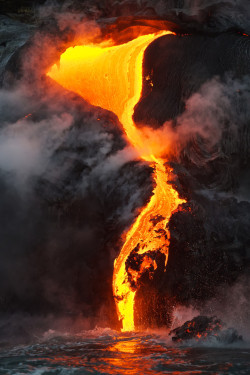 0ce4n-g0d:(via 500px / Lava flow by Johan