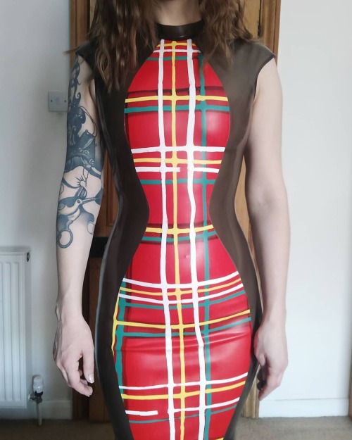 Yummygummylatex:  How About A #Tartan Version Of The Hourglass Dress?  Worn By @Parkin.beth