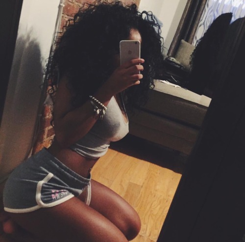 yeezys-girl:  instagram: sha.nty