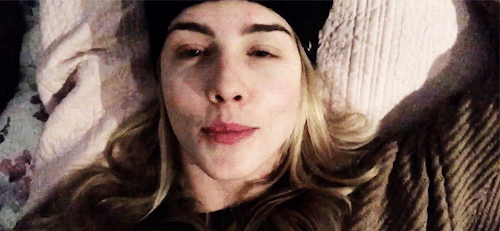 mattmrdocki:My name is Emily Bett Rickards and I am the cutest human alive (◕‿◕✿)