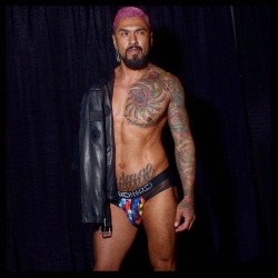 marcosquared:  @baconlvr #boomerbanks rockin’