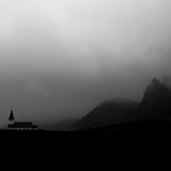 darkv0ids:  Church in the fog (by Massimo Margagnoni) 