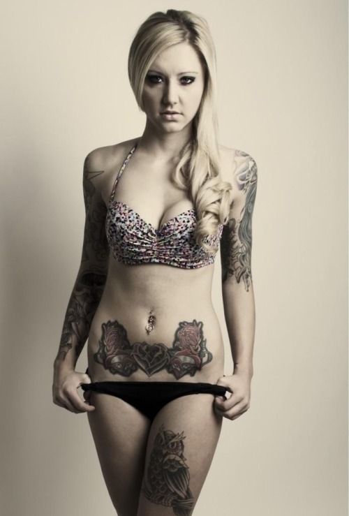 Hot Girls Inked