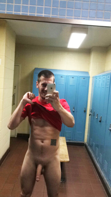 ●●● GRATUITOUS PUBLIC NUDITY ♂