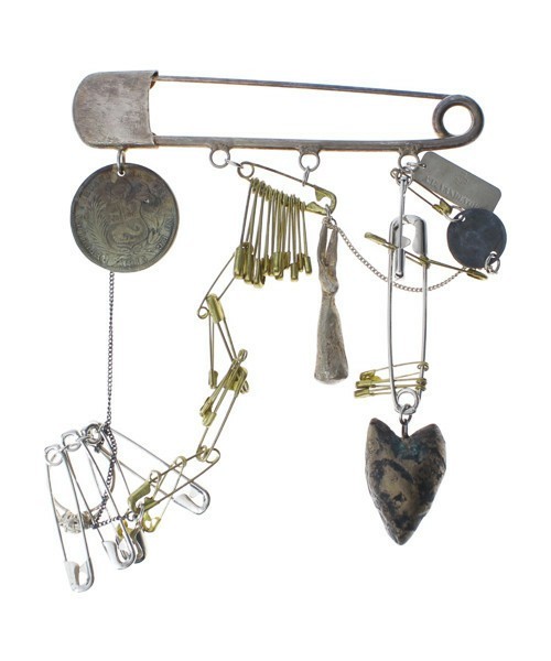 humalien:SAFETY PIN BROOCHES FROM A.F. VANDEVORST