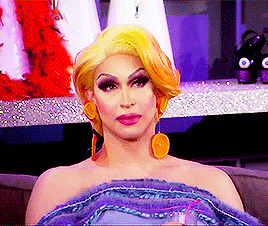 kateofthecanals:  rupussy:“What the fuck is going on? It’s like Mother Teresa’s