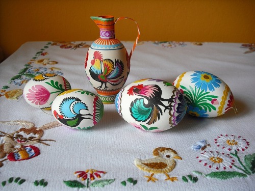 lamus-dworski:Examples of traditional oklejanki - a type of pisanki (decorated Easter eggs) from the