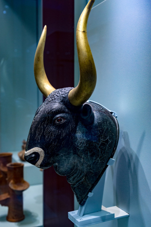 Bull’s head.Minoan artefact, found on Crete, Museum Heraklion.