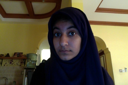 warriorchicken:  I look like an extremely professional fashionable woman in an Abaya. It probably took me AGES to look this professional right? WRONG. I’m actually wearing my onesie underneath it and you will NEVER KNOW MWAHAHAHA  Wanna know another