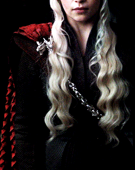 Daenerys Costumes Appreciation- A True Targaryen. Danys Throne Room Attire.