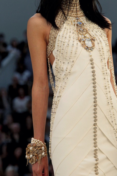 covet-couture: Chanel, Fall/Winter 2010-2011 Couture Formal dress for Ahsoka Tano