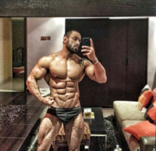 plus1please:  Praise Allah!!!! This man right here!!!!!