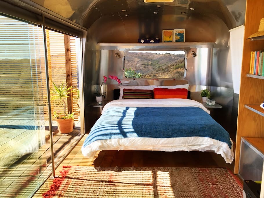 acurlygirlamy:  shoewhore79:  kitty-batass:  trains-at-midnight:  utwo: Malibu 