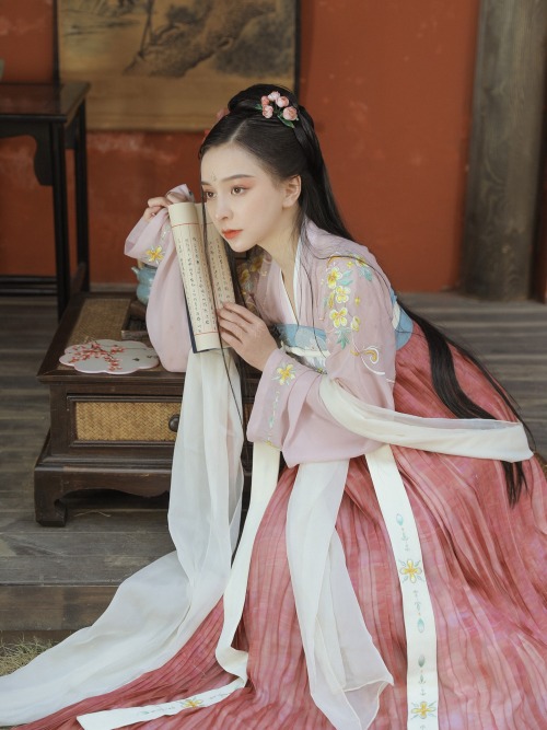 chinese hanfu by 有香如故