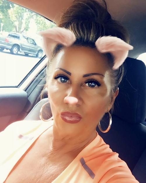 Kisses to you all!!!! #ilovemyfollowers #live #love #southflorida #cuteness #happy #hot2trottots #snapchat #milf #mature #over50 #olderisbetter #kidinside