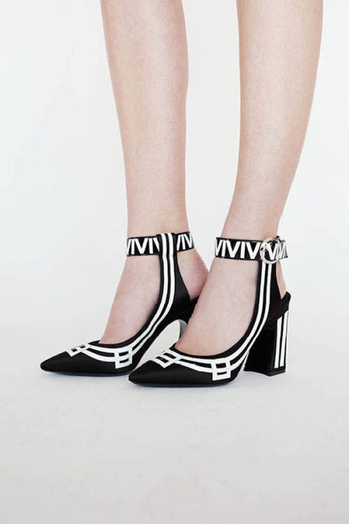 >> Louis Vuitton (Creative Director: Nicolas Ghesquière) Resort 2015 Collection.  >> Mor